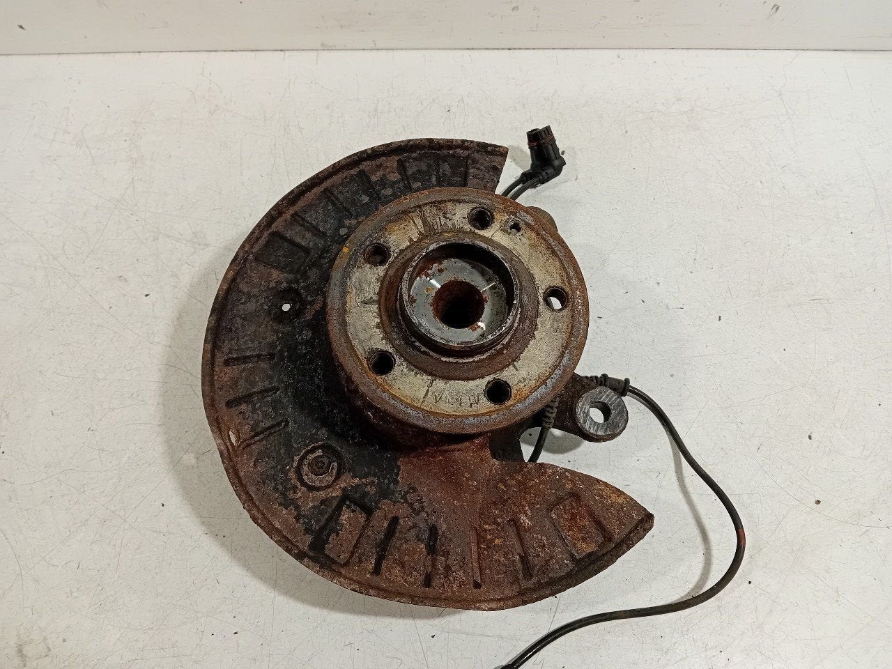 Wielnaaf links voor Mercedes-Benz Viano, Onderdelen@venauto.nl, Van der Ven Autorecycling B.V., Gebruikt, Ettenseweg 76, 4706 PB Roosendaal, The Netherlands