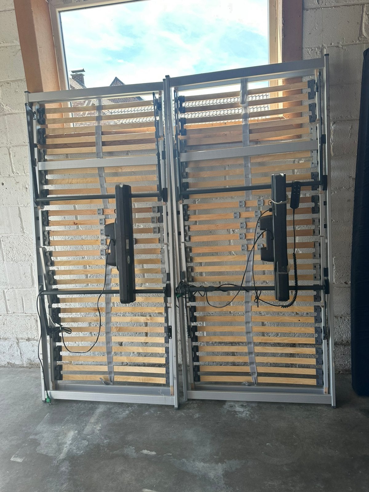 2 elektrische lattenbodems en 2 matrassen, Huis en Inrichting, Slaapkamer | Matrassen en Bedbodems, Zo goed als nieuw, Matras
