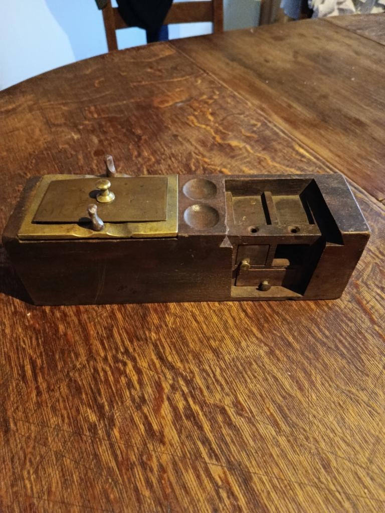 Antiek diamantearekastje, Ophalen