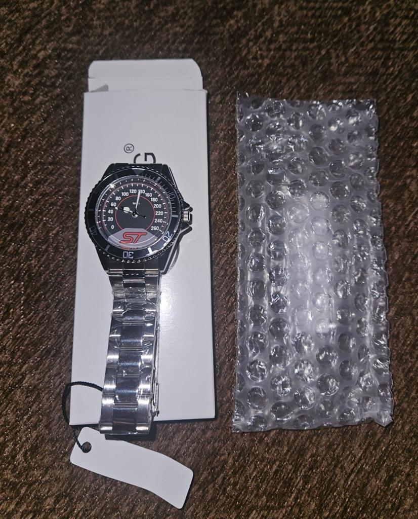 Montre ST NEUVE JAMAIS PORTÉE, Enlèvement ou Envoi, Étanche, Neuf, Gris