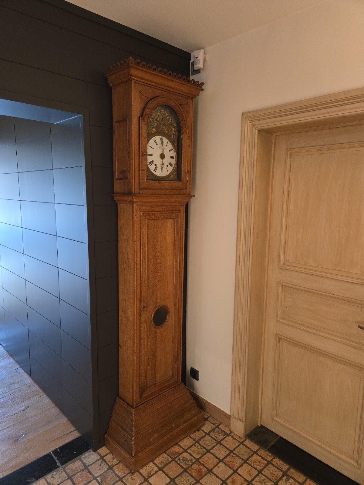 Horloge comtoise, Enlèvement