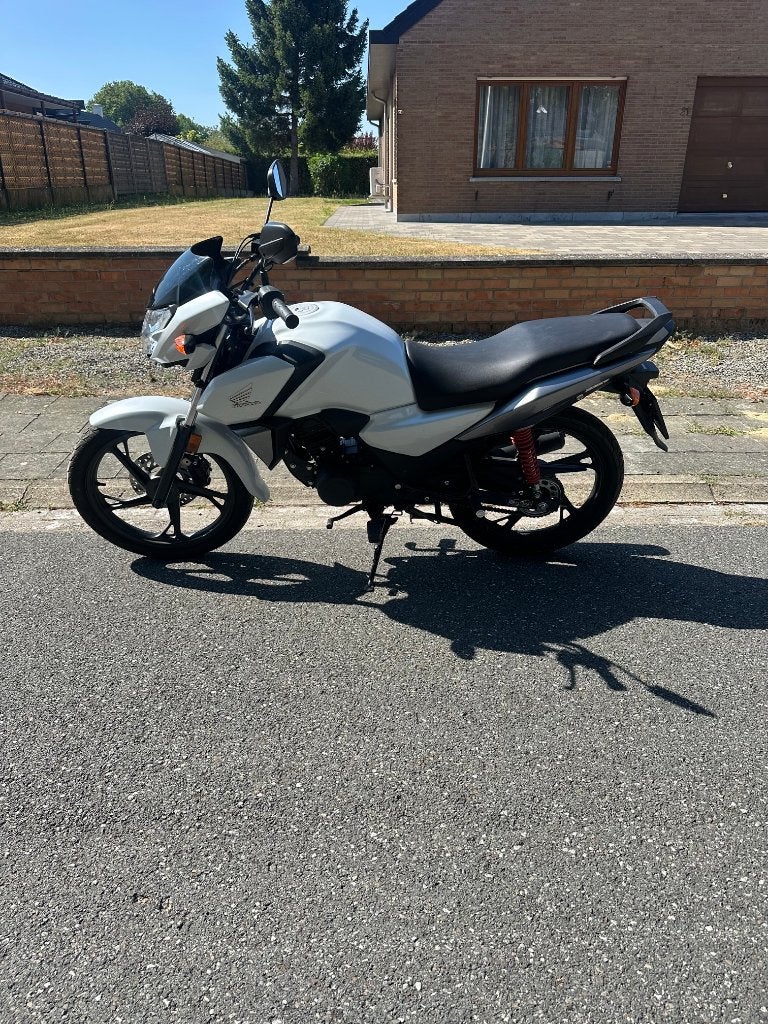 HONDA CB125F - ETAT NEUVE - 1 ER PROPRIETAIRE - 700 KM, Particulier, ABS, 1 cylindre, 125 cm³