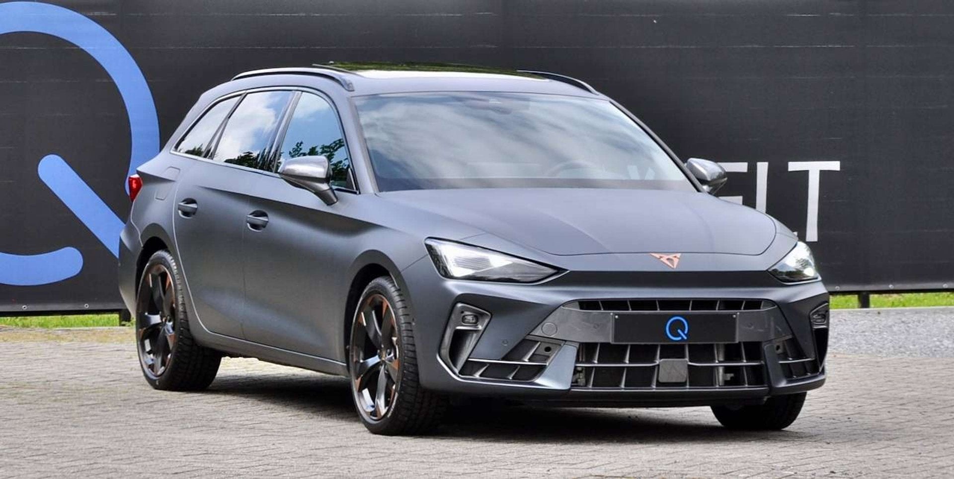 CUPRA Leon VZ ST PANO SENNHEISER CARPLAY SFEERVERLICHTING FU, Auto's, Cupra, Automaat, Dealer onderhouden, Gebruikt, Leon