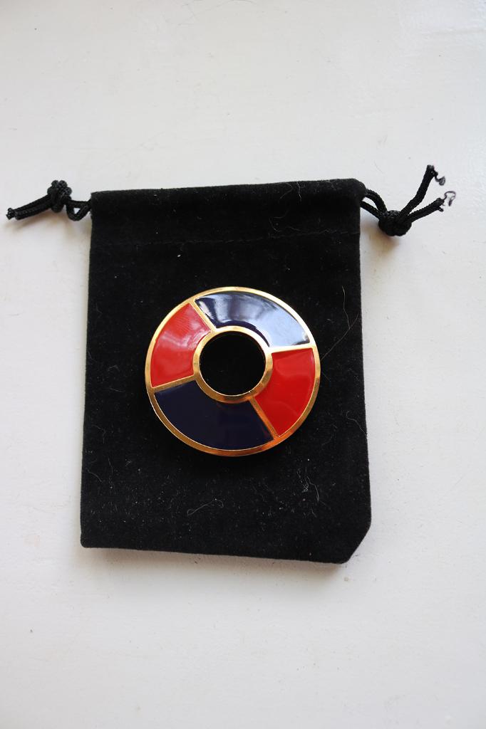 Broche Yves Saint Laurent YSL vintage, Handtassen en Accessoires, Broches, Nieuw, Ophalen