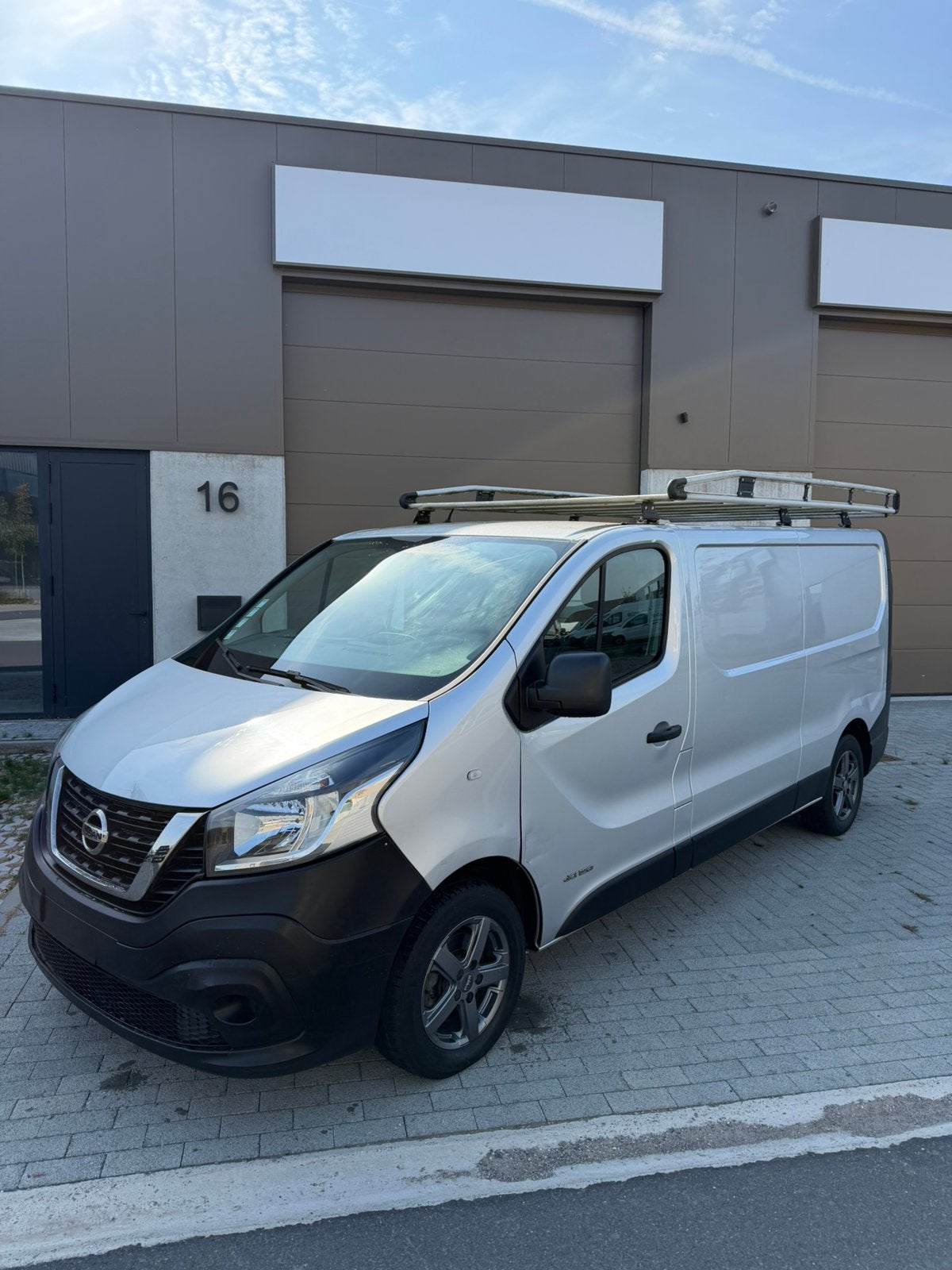Te koop: Nissan NV 300:  bouwjaar 2017 € 60.000 km!!!!!!!!!, Auto's, Bedrijf, Te koop