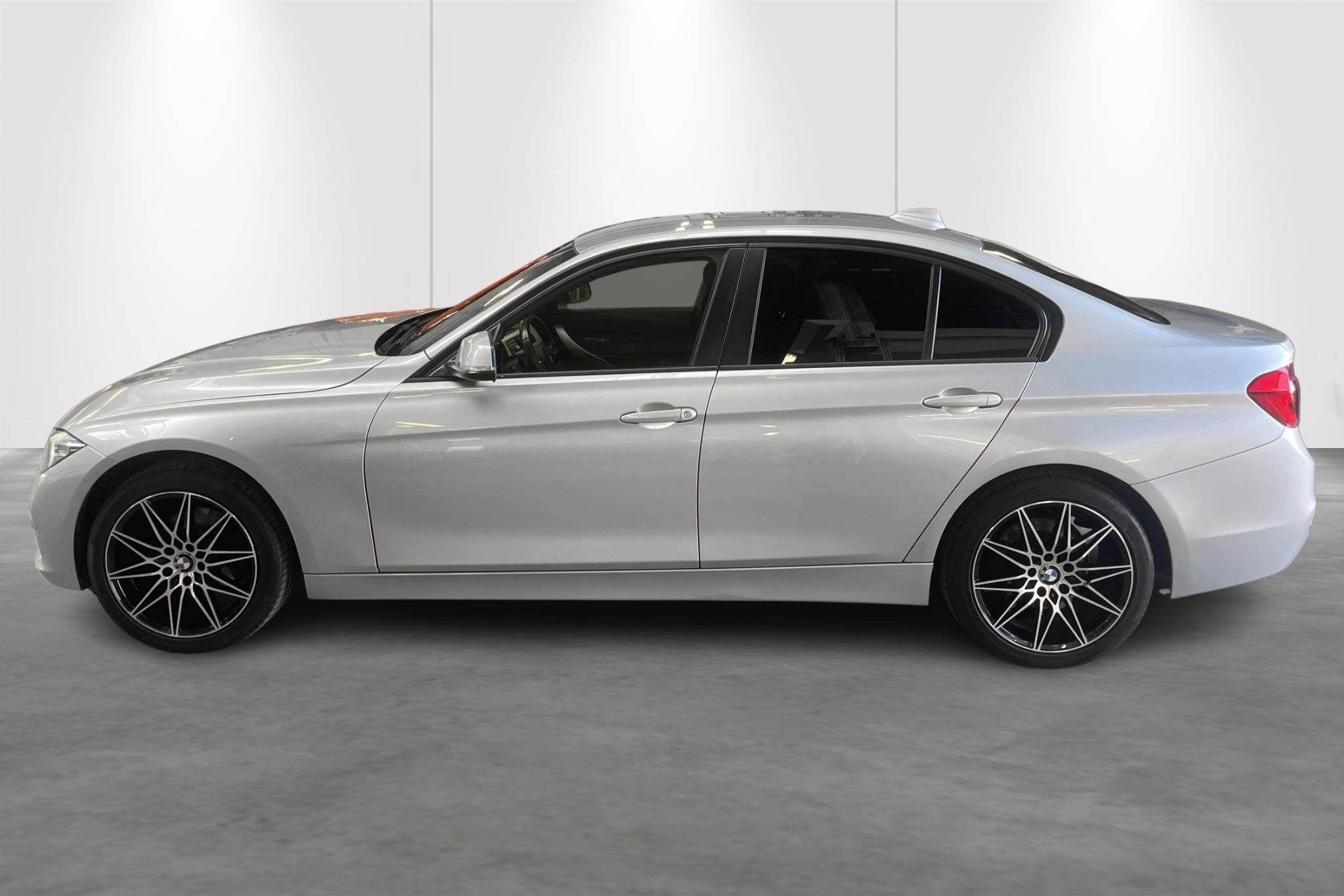 BMW 3 Serie Berline 316d (85 kW), Autos, BMW, Entreprise, https://public.car-pass.be/vhr/84db3caa-f207-4bda-80a8-a51c1b932060