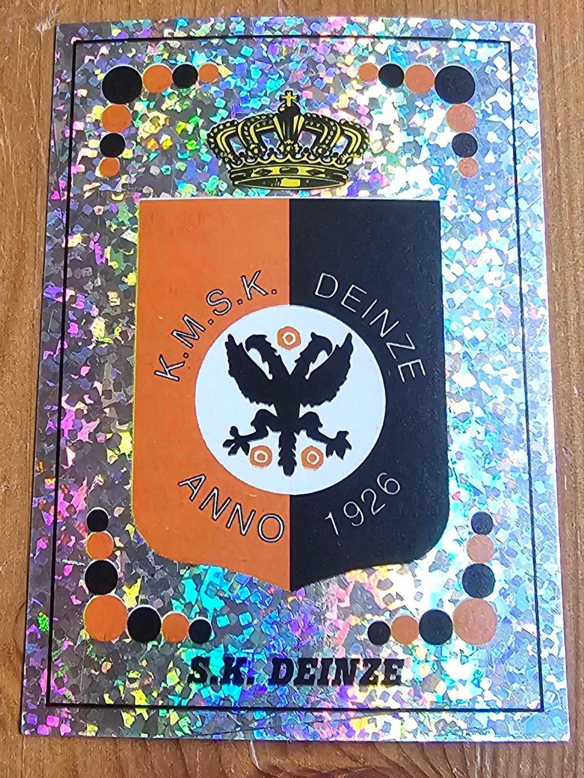Panini Football 2003 #346 Badge SK Deinze Voetbal!, Ophalen of Verzenden, Zo goed als nieuw, Sticker