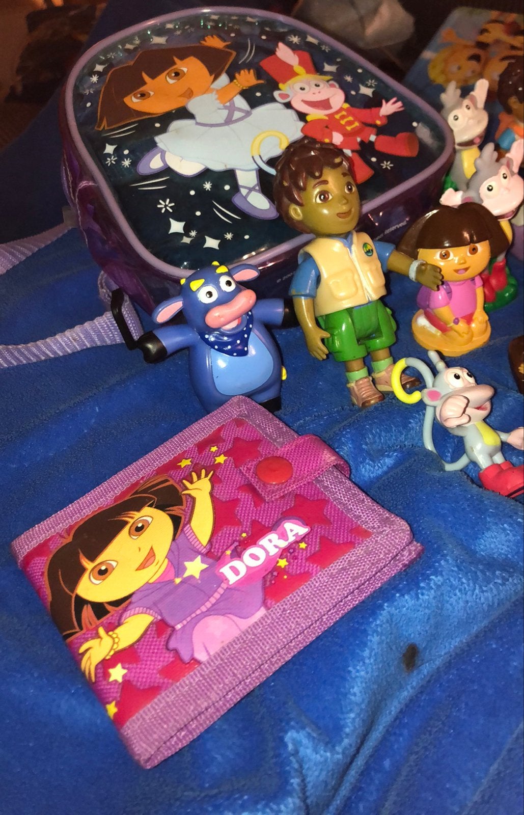 Personnages Dora l’exploratrice + petit sac à dos, Collections