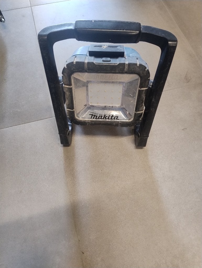 Makita accu lamp, Doe-het-zelf en Bouw, Ophalen, Gebruikt, Lamp