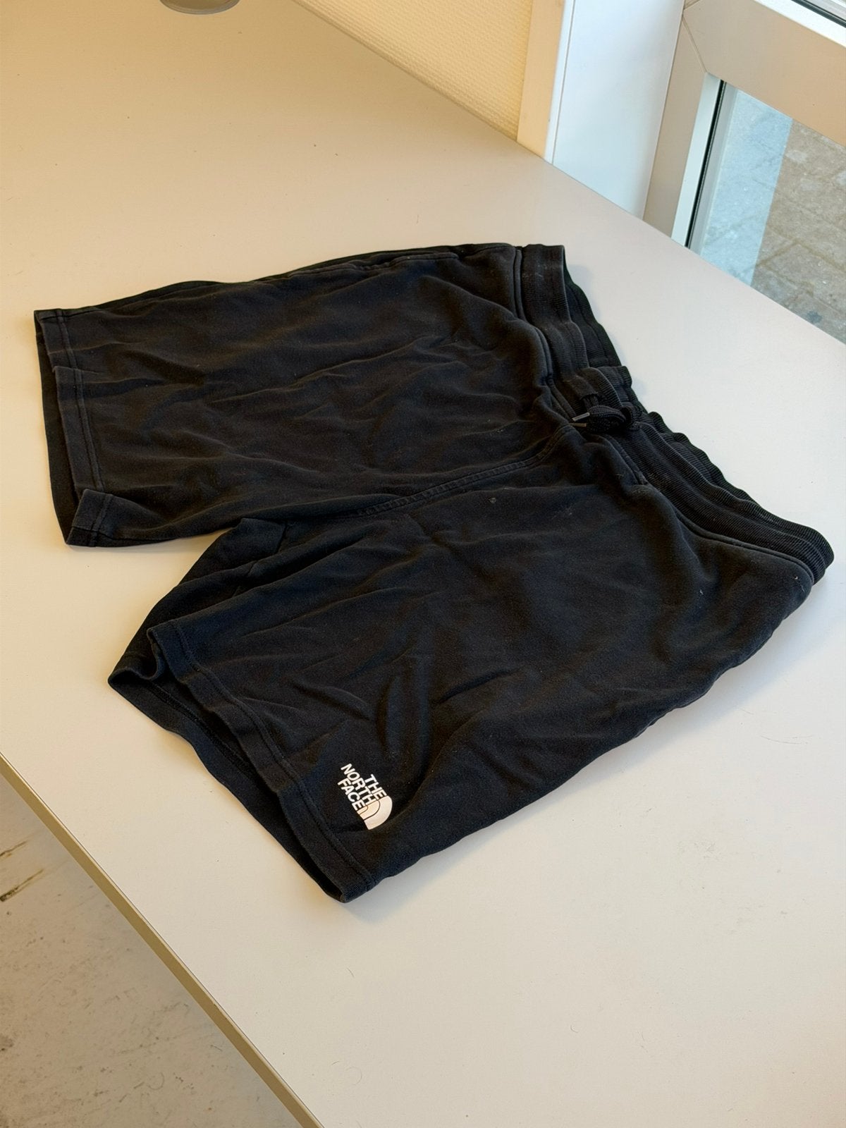 The North Face Graphic Short Heren Zwart Maat XL korte broek, Kleding | Heren, Broeken en Pantalons, Ophalen of Verzenden, Gedragen