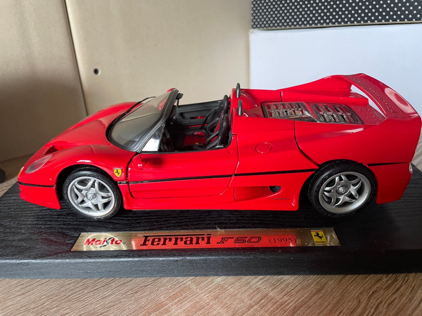 Maisto Ferrari F50 1/18, Enlèvement ou Envoi, Utilisé, Maisto