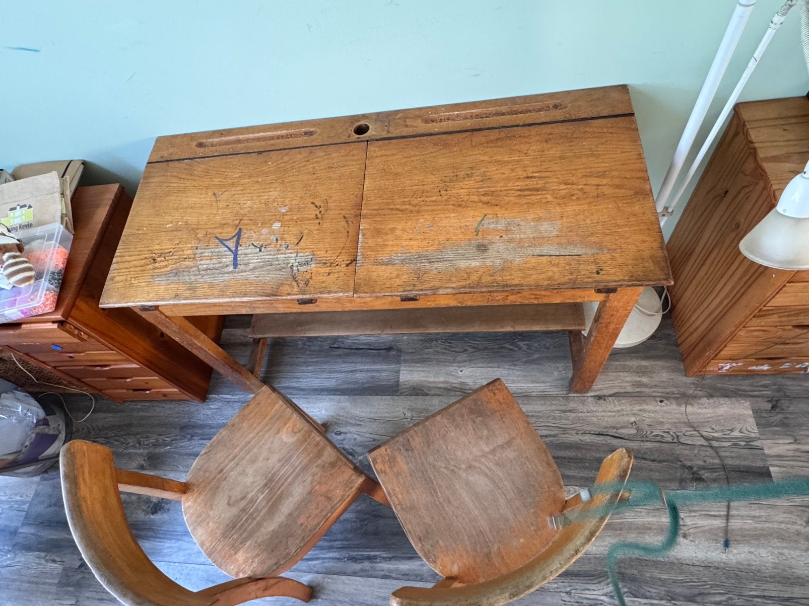 Vintage kinder bureau met stoeltjes, Ophalen, Opbergruimte, Gebruikt, 110 cm