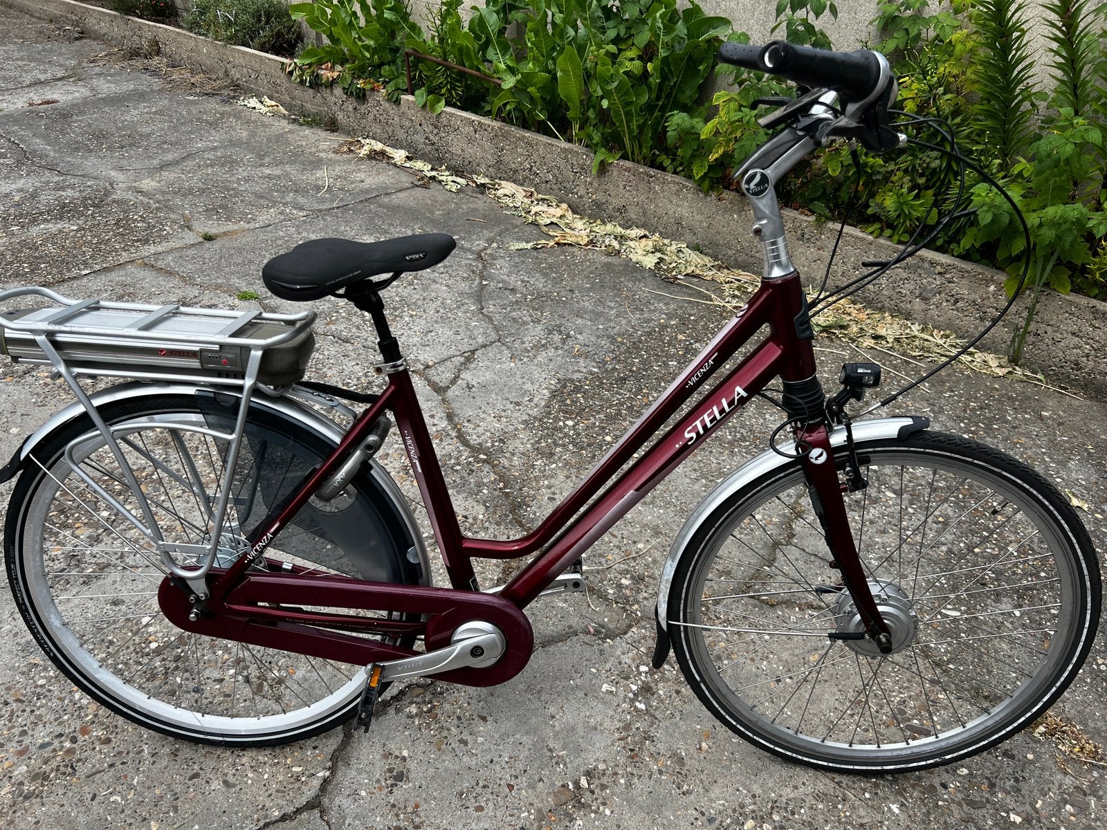 Elektrische fiets 28 inch met een defecte kabel, Ophalen, Zo goed als nieuw