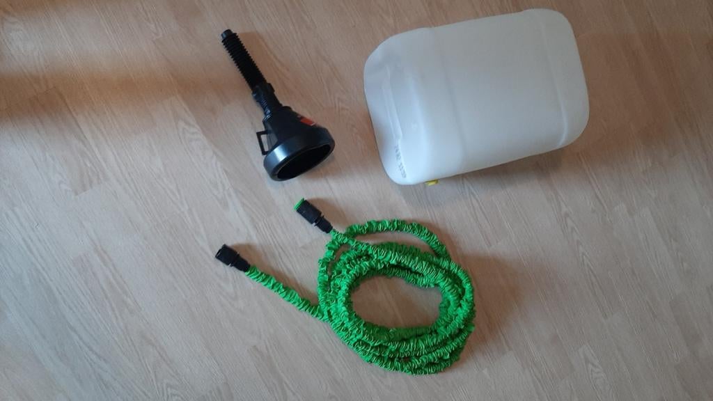 Inkrimpbare waterslang, bidon voor water + trechter, Ophalen, Nieuw