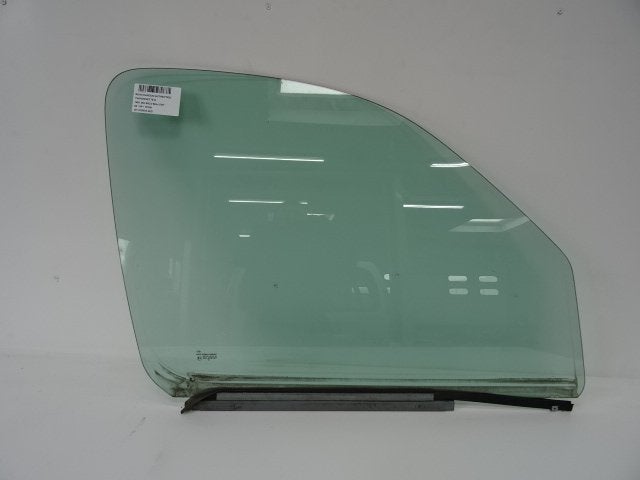 VITRE AVANT DROITE Renault Kangoo (KC) (01-1997/06-2010), Renault, Mevr. I. Hauben, Utilisé, Rue de l'Espoir 34 34
4030  GRIVEGNÉE, BE
