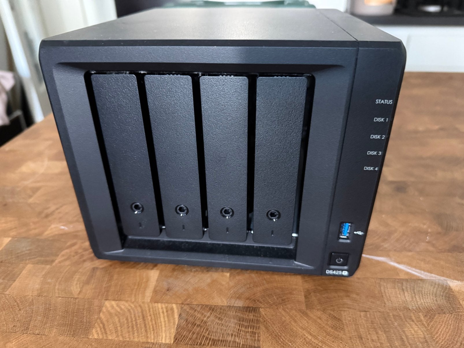 Synology 425+ / + 4GB RAM D4NS01-4G -500 euro voor alles!, Ophalen, Zo goed als nieuw