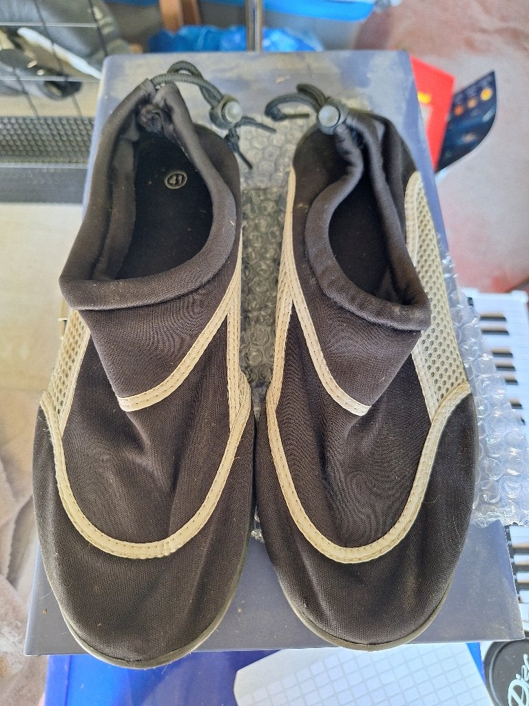 Chaussures aquatiques, Sports nautiques & Bateaux, Vêtements nautiques, Enlèvement ou Envoi, Utilisé, Femme ou Homme, Chaussures de voile ou de surf