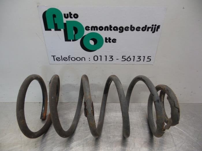 Schroefveer achter van een Kia Sorento (Sorento 03-), -, -, Ophalen of Verzenden, -