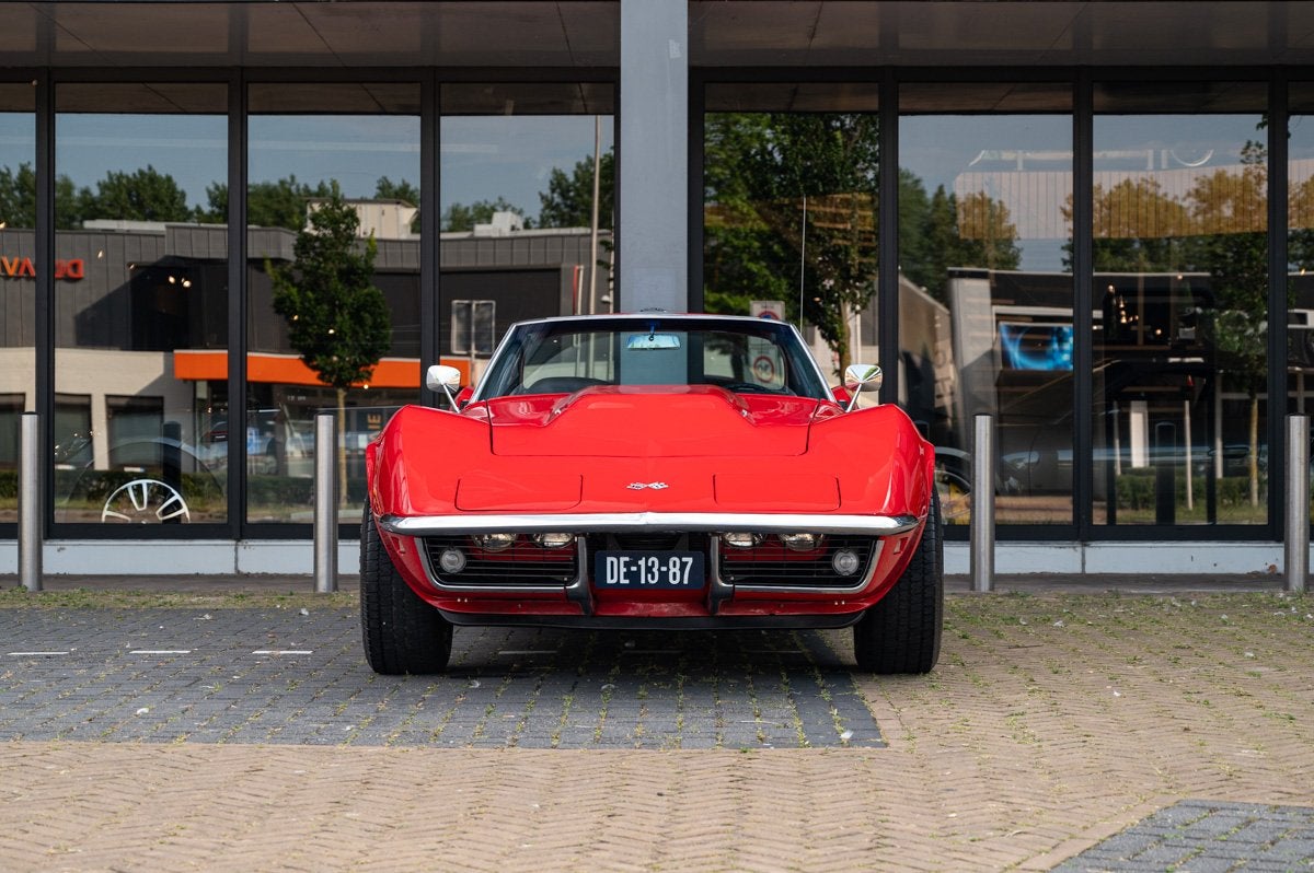 Chevrolet Corvette C3 454 T-Top, Achat, Intérieur cuir, Entreprise, 2 places