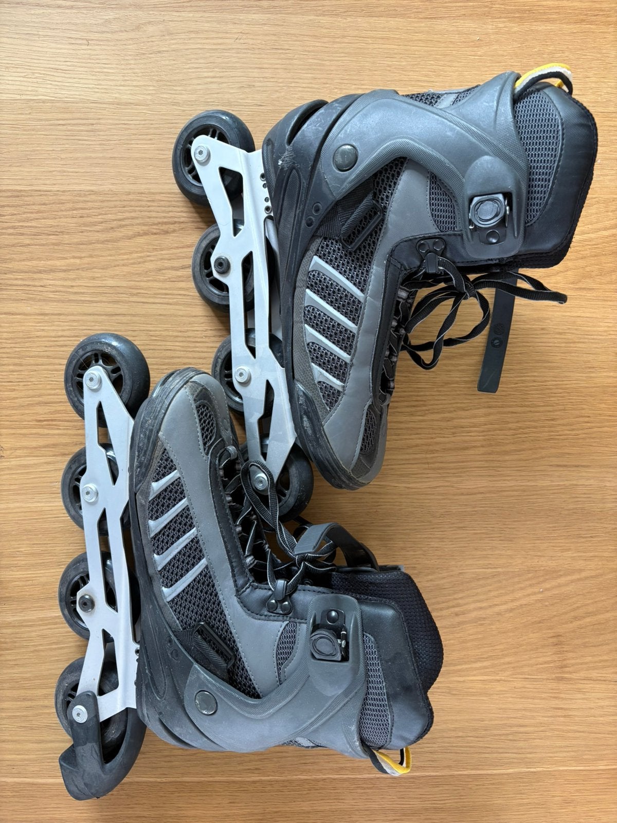 Rollers adulte taille EU 43, Sports & Fitness, Autres marques, Femmes, Rollers 4 roues en ligne, Enlèvement