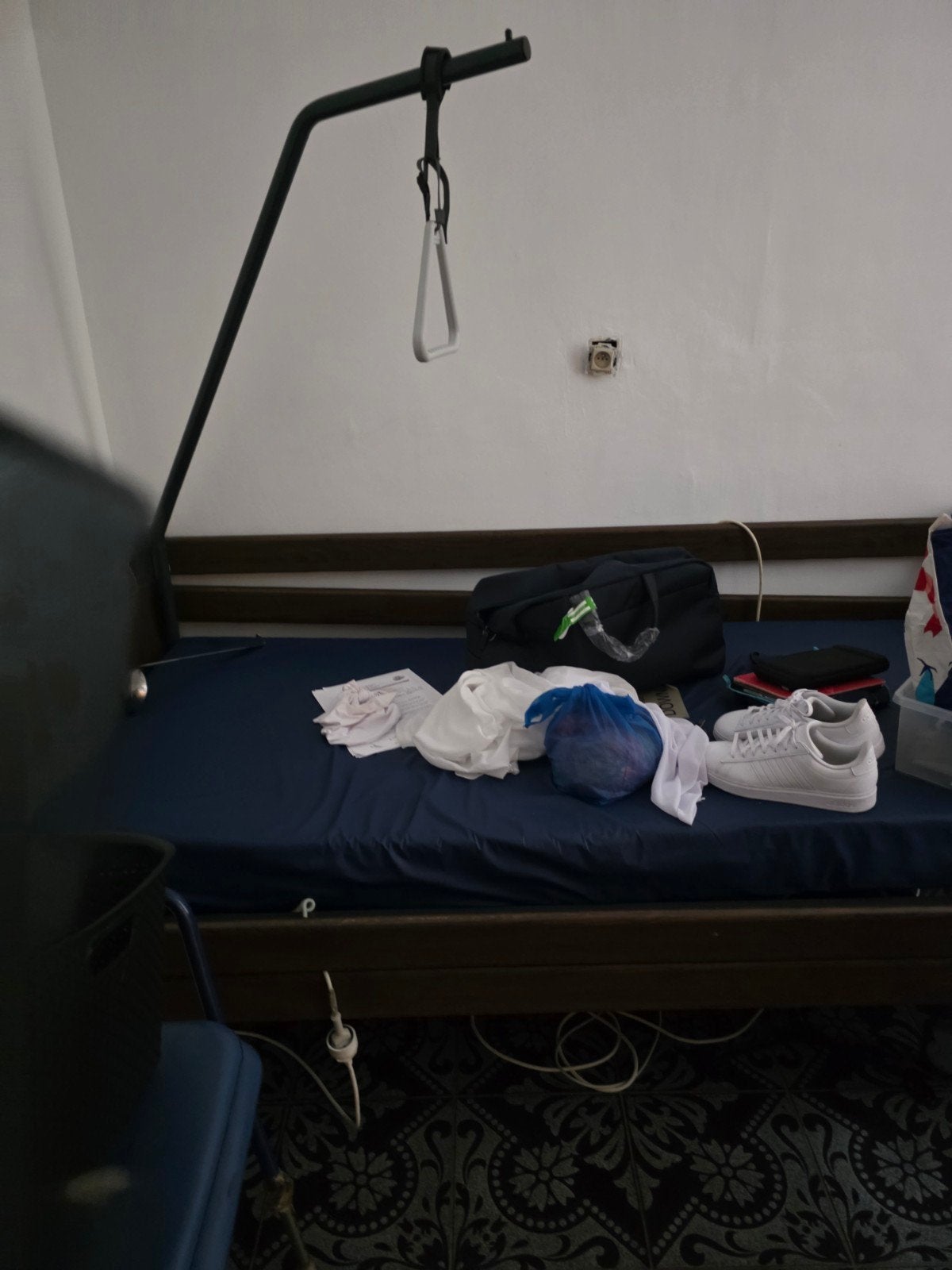 le lit d'hôpital fonctionne parfaitement, éventuellement ave, Enlèvement