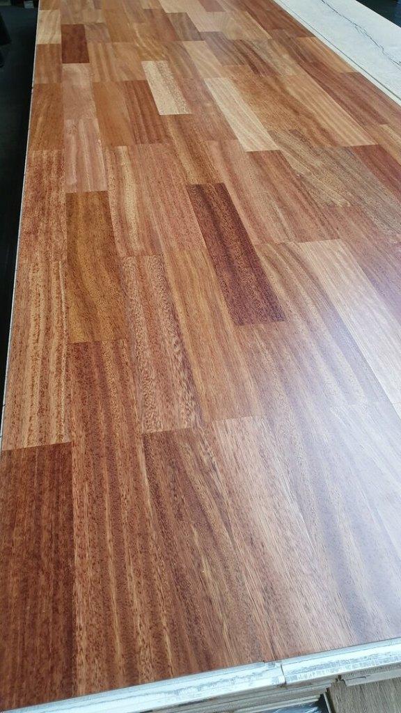 Parquet résiduel en bois ; teck de 69,5 m2 de qualité, Enlèvement
