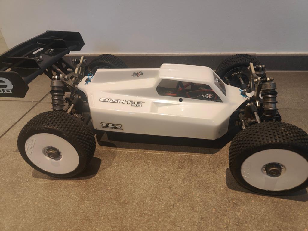 RC buggy losi 1/8 8IGHT 3.0 + dx4c zender + toebehoren, Ophalen, Auto