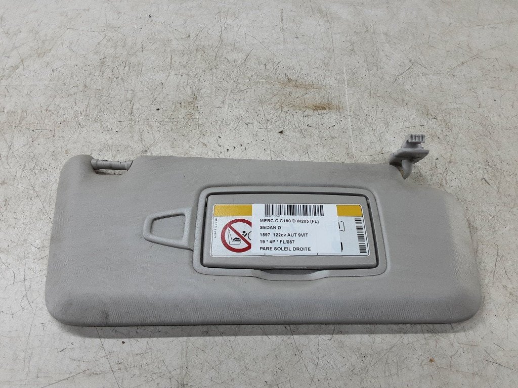 PARE-SOLEIL DROIT Mercedes-Benz C (W205) (01-2013/06-2021), Mercedes-Benz, Mevr. I. Hauben, Utilisé, Rue de l'Espoir 34 34
4030  GRIVEGNÉE, BE