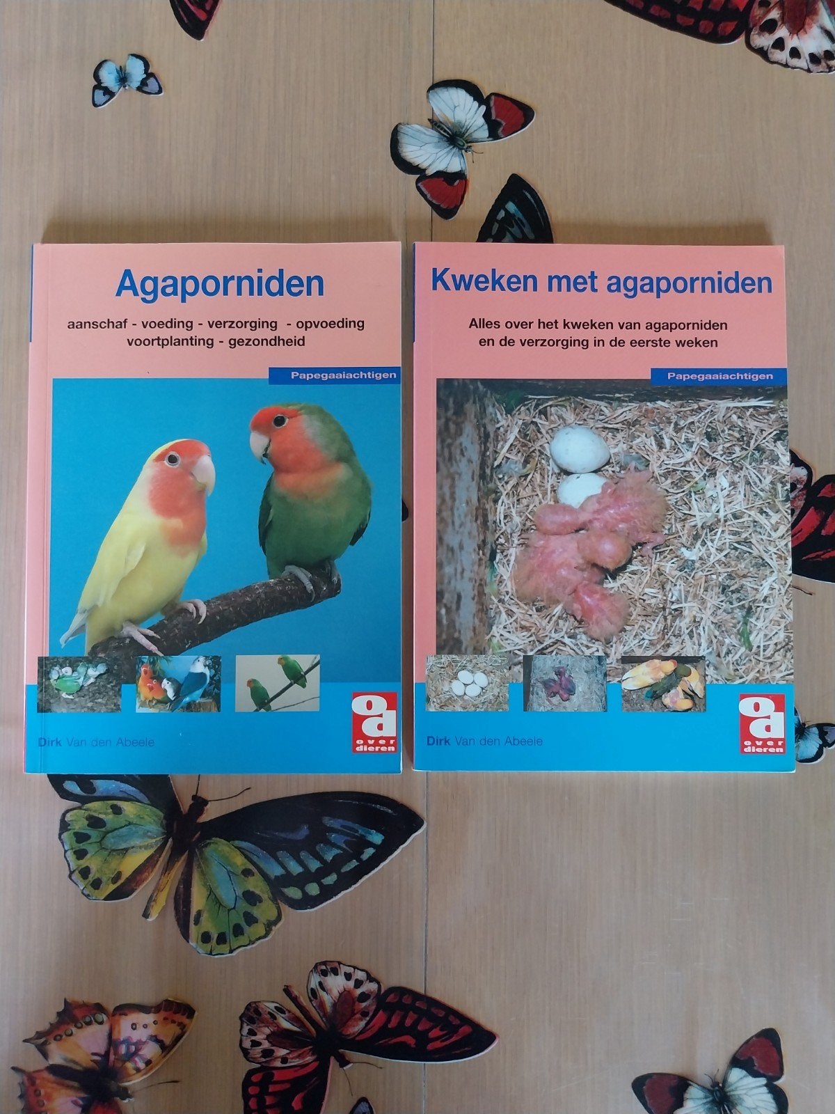 agaporniden, Boeken, Ophalen