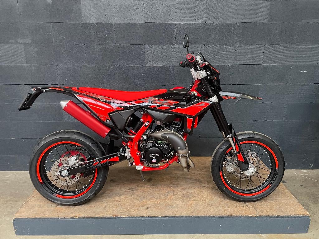 Beta RR 50 Motard Track 2026 Zwart, Nieuw 50cc AM6 Voorraad, Vélos & Vélomoteurs, Cyclomoteurs | Zundapp, Neuf, Autres modèles