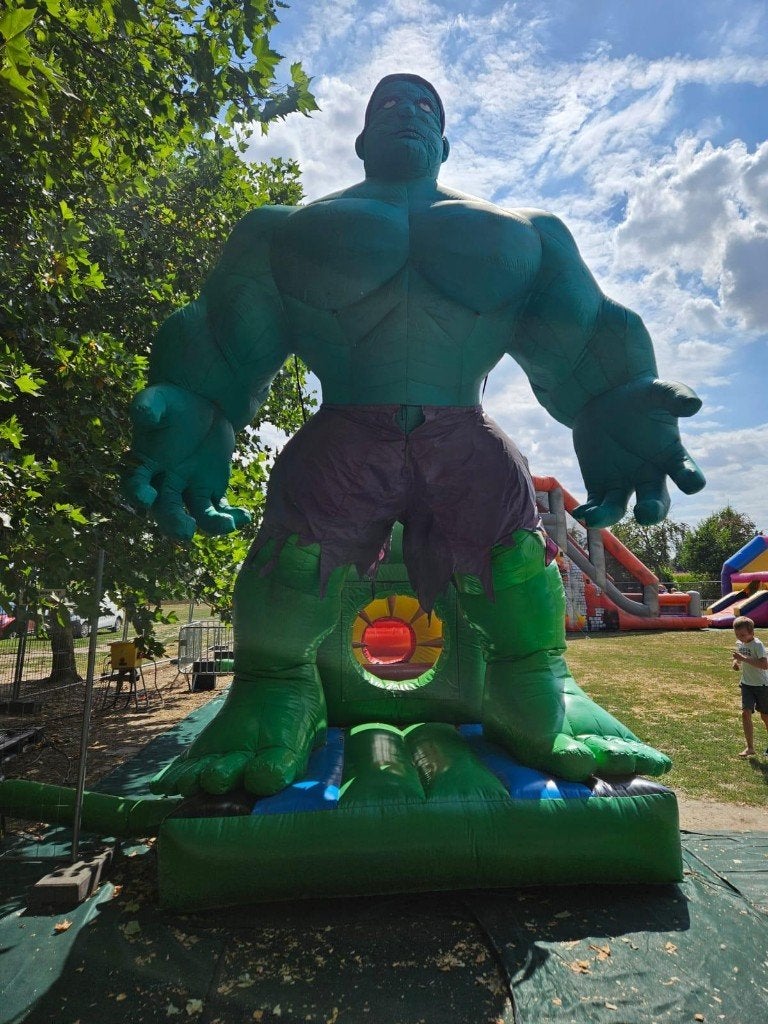 Springkasteel/hindernisbaan Hulk, Hobby en Vrije tijd, Ophalen