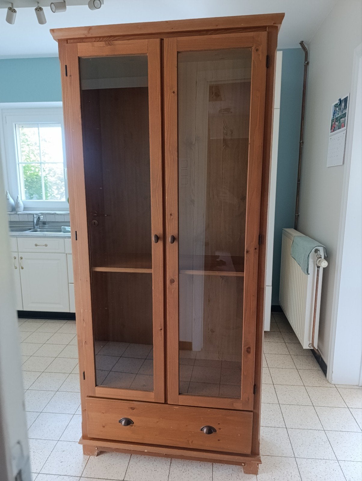 Vitrine ikea, Enlèvement