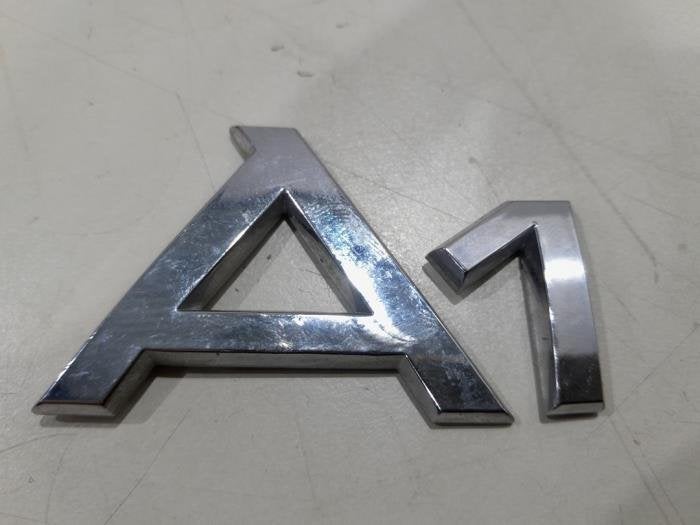 Embleem van een Audi A1, Auto-onderdelen, Carrosserie, Audi, Gebruikt, 3 maanden garantie, Ophalen of Verzenden