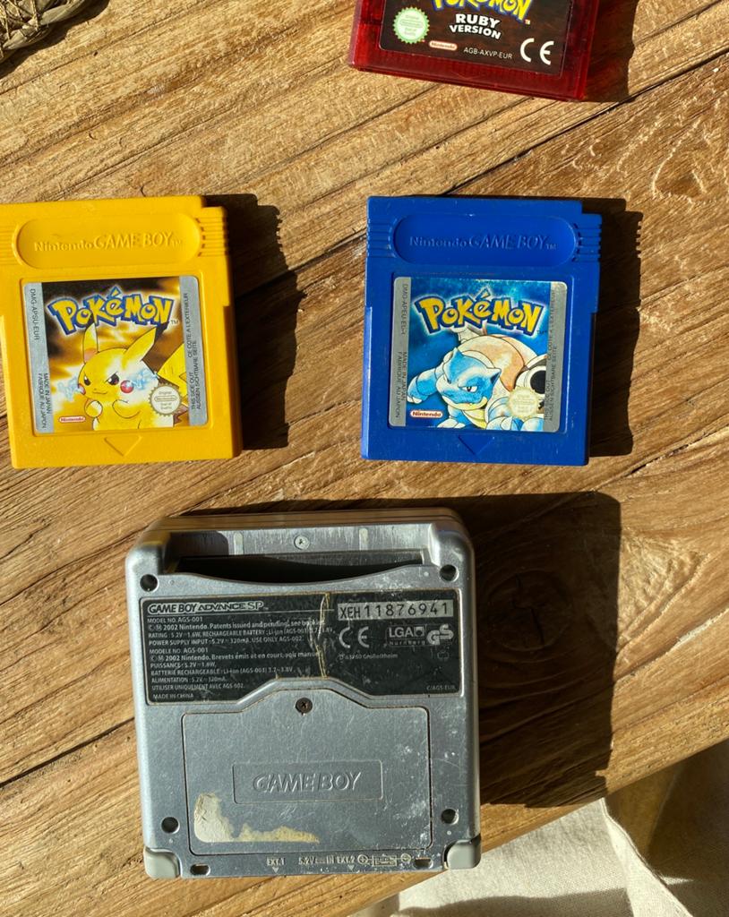 Gamboy advance + 3 originele pokemonspellen, Games en Spelcomputers, Games | Nintendo Game Boy, Ophalen of Verzenden, Gebruikt