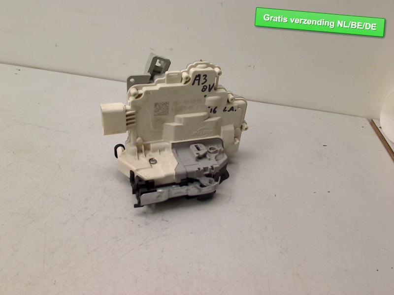 PORTIERSLOT LINKS ACHTER Audi A3 Sportback (8VA / 8VF), Gebruikt, Dhr. R. de Gouw, Audi, De Bloemendaal 21 21
5221 EB  'S HERTOGENBOSCH, NL