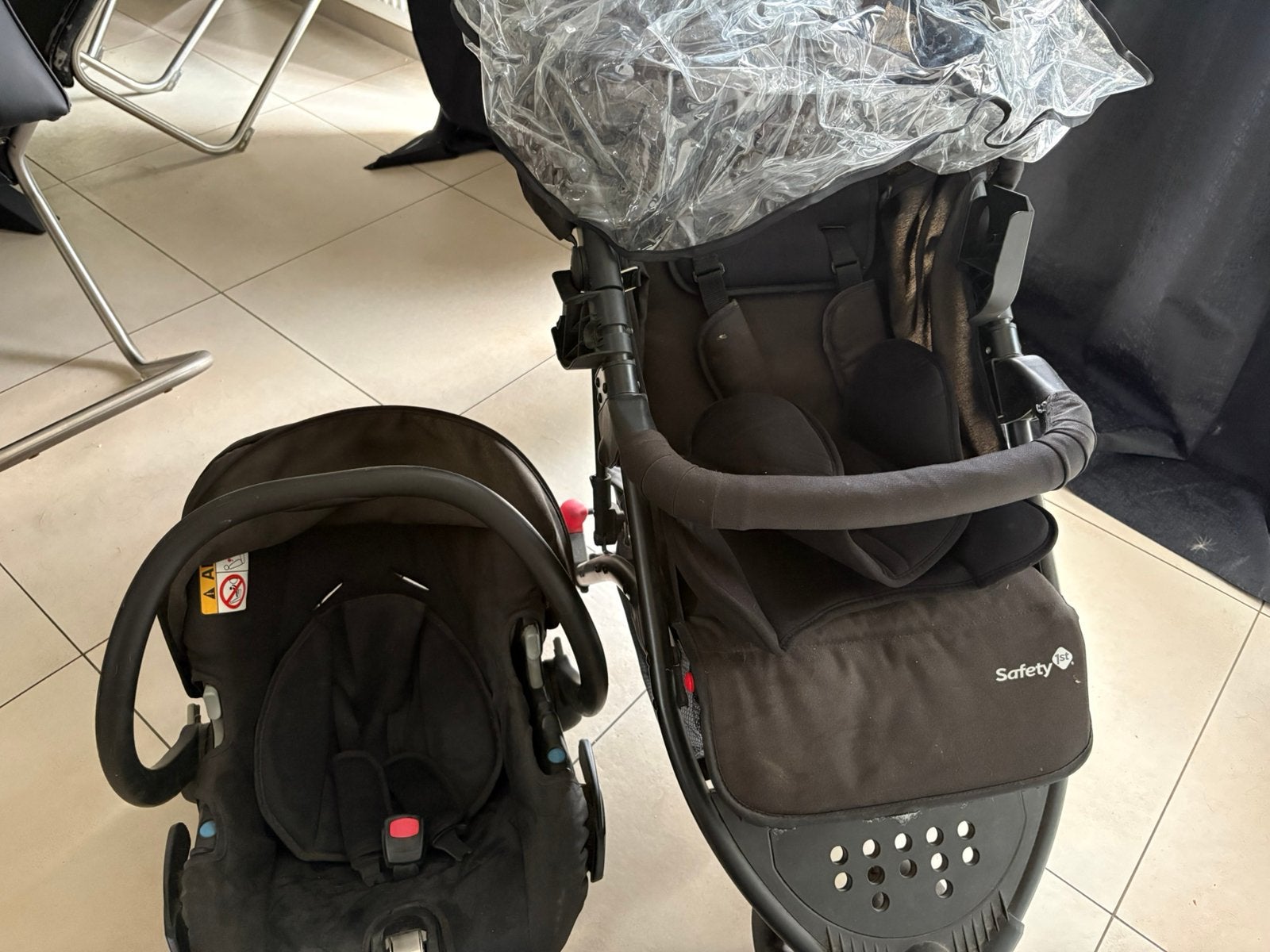 Poussette + cosy + habillage pluie, Enfants & Bébés, Enlèvement, Comme neuf, Poussette
