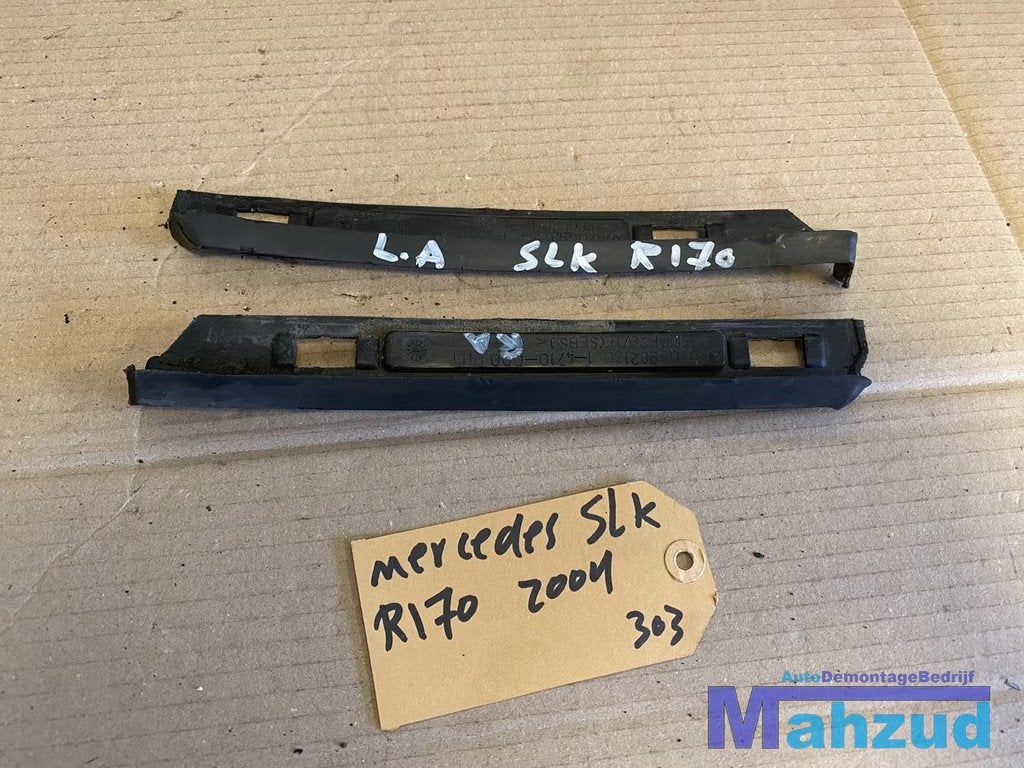 MERCEDES SLK R170 Rechts links achter zijskirt rubber A17069, Gebruikt, Mercedes-Benz AG, Mercedes-Benz, Mercedesstrasse 120
70372  Stuttgart, DE