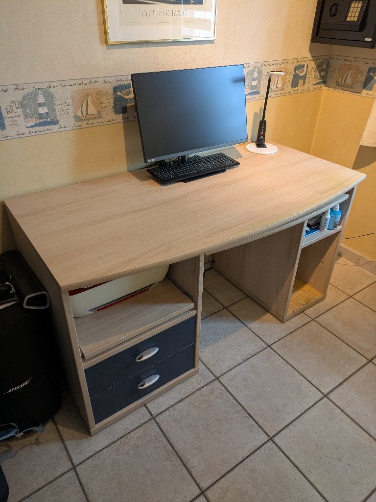 bureau, 62 cm, Avec tiroirs, Enlèvement, Utilisé