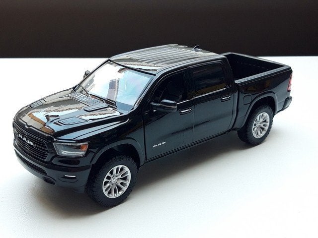 Dodge Ram Laramie 2019 black – Motormax 1:27 19 cm Nieuw!!, Hobby & Loisirs créatifs, Envoi, Neuf, Voiture, Motormax