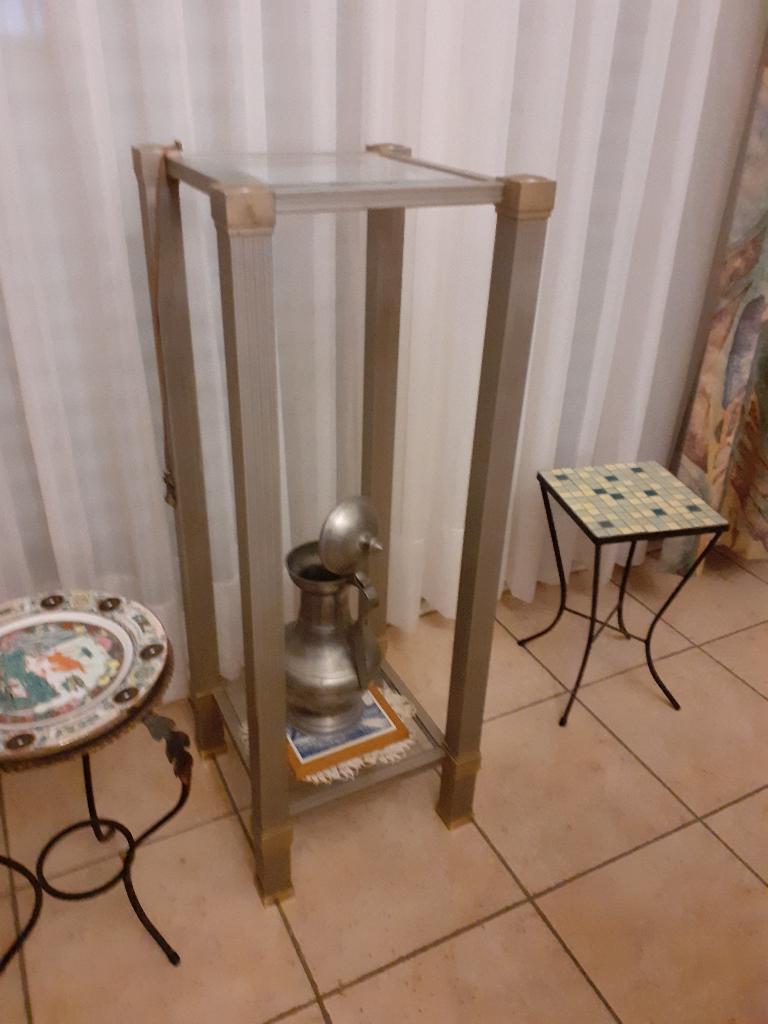 bijzettafel pied de stalle moderne look, Huis en Inrichting, Ophalen