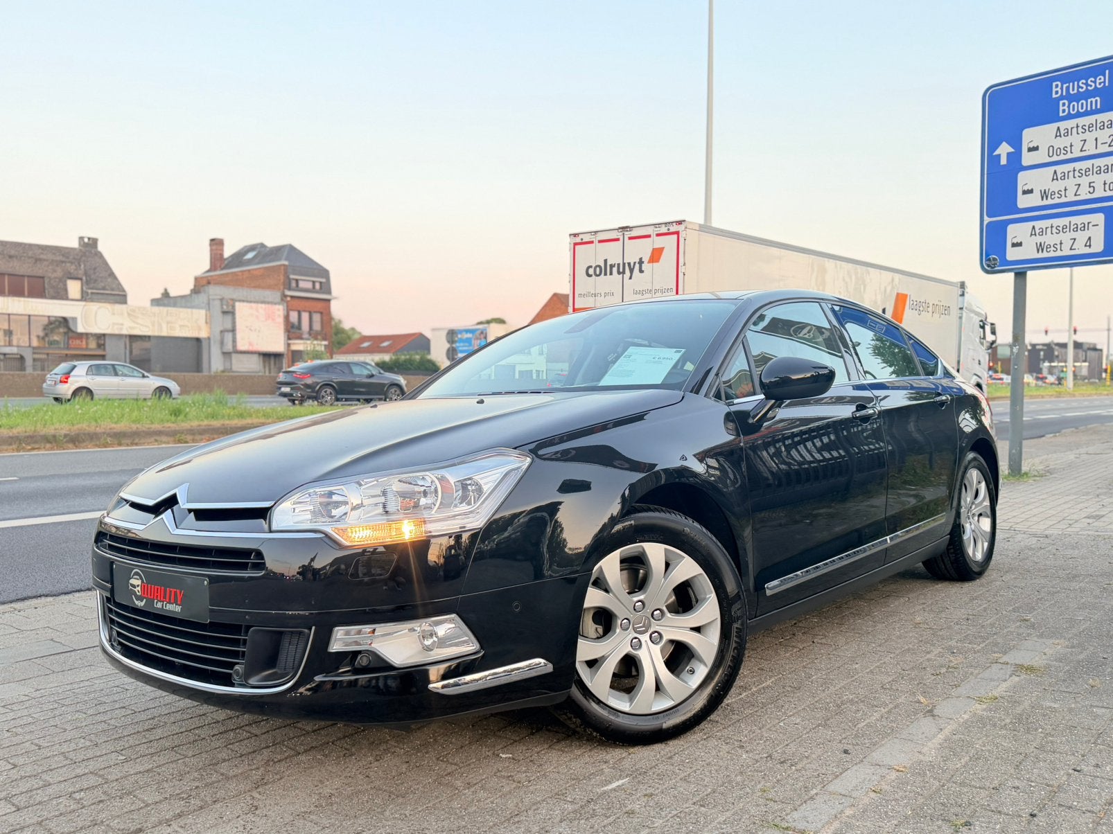 Citroen C5 Exclusive 2009 104dkm Automaat Benzine Leder Full, Auto's, Beige, 4 cilinders, Zwart, Leder