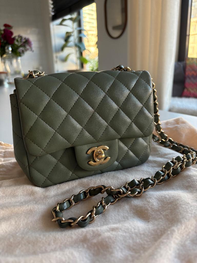 Chanel Mini Flap, Handtassen en Accessoires, Tassen | Damestassen, Gebruikt, Handtas, Groen, Ophalen of Verzenden