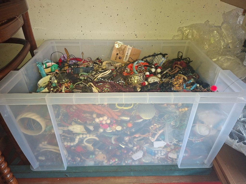 heel groot lot (70 liter) juwelen, kralen, horloges, ..., Diversen, Ophalen, Gebruikt