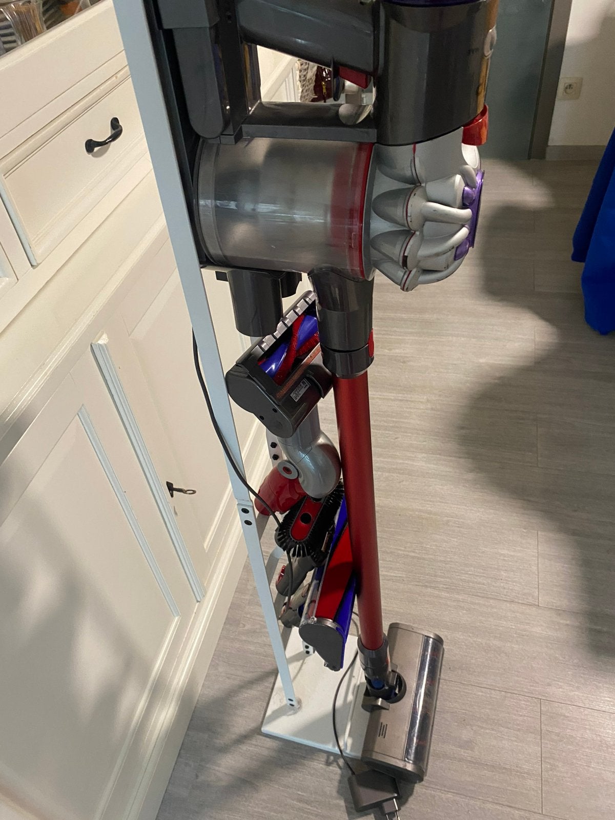 Dyson v8 absolute draadloze stofzuiger zonder zak, Elektronische apparatuur, Ophalen, Zo goed als nieuw, Dyson
