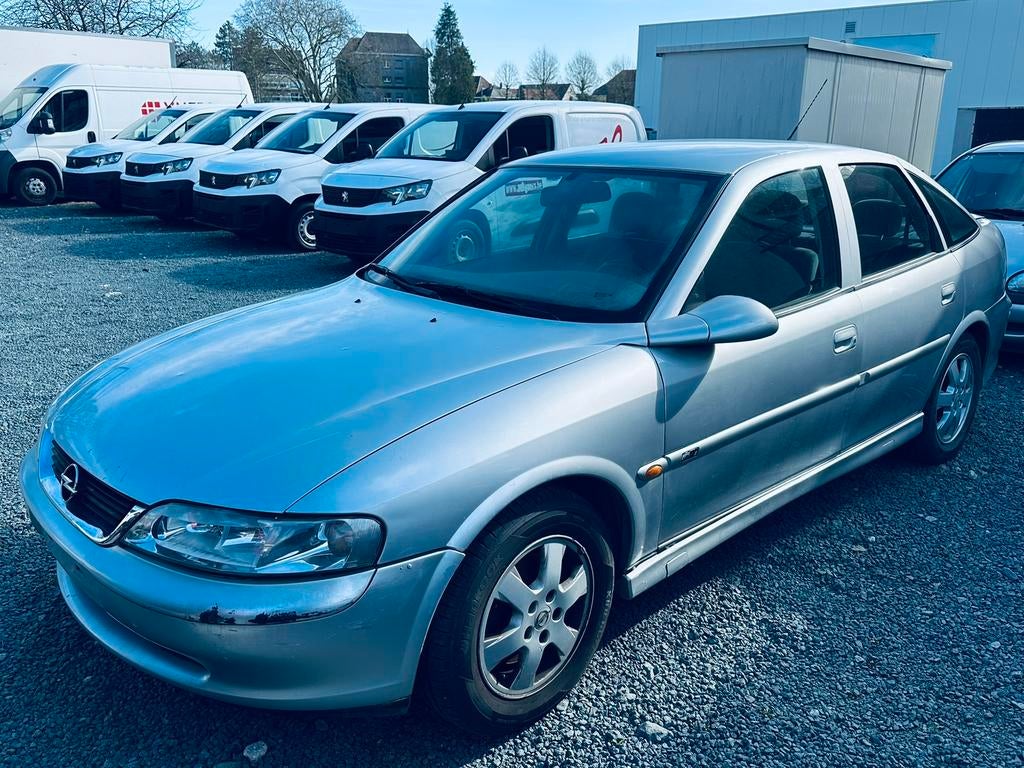 Opel vectra 1.6 benzine automaat 97.000km, Auto's, Automaat, Vectra, Bedrijf, Te koop