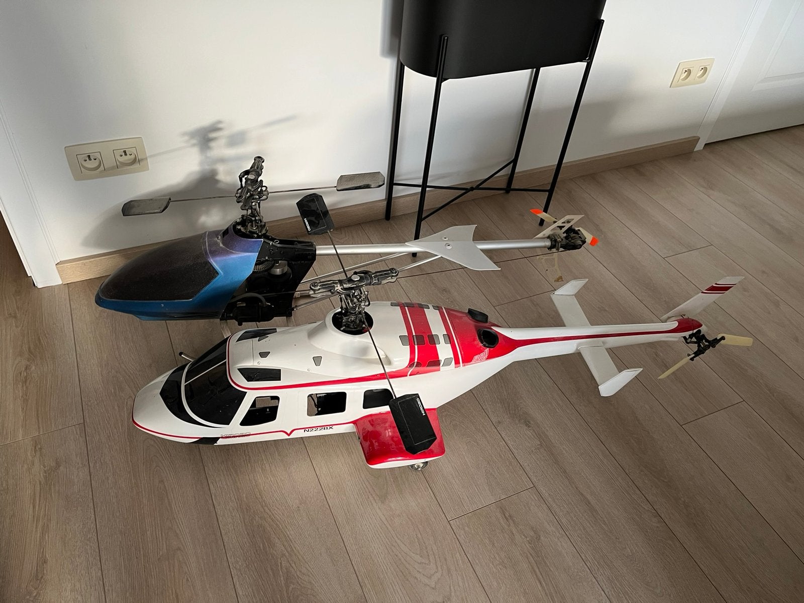 Showroom Hirobo bell 222, Enlèvement, Utilisé, Nitro, Hélicoptère