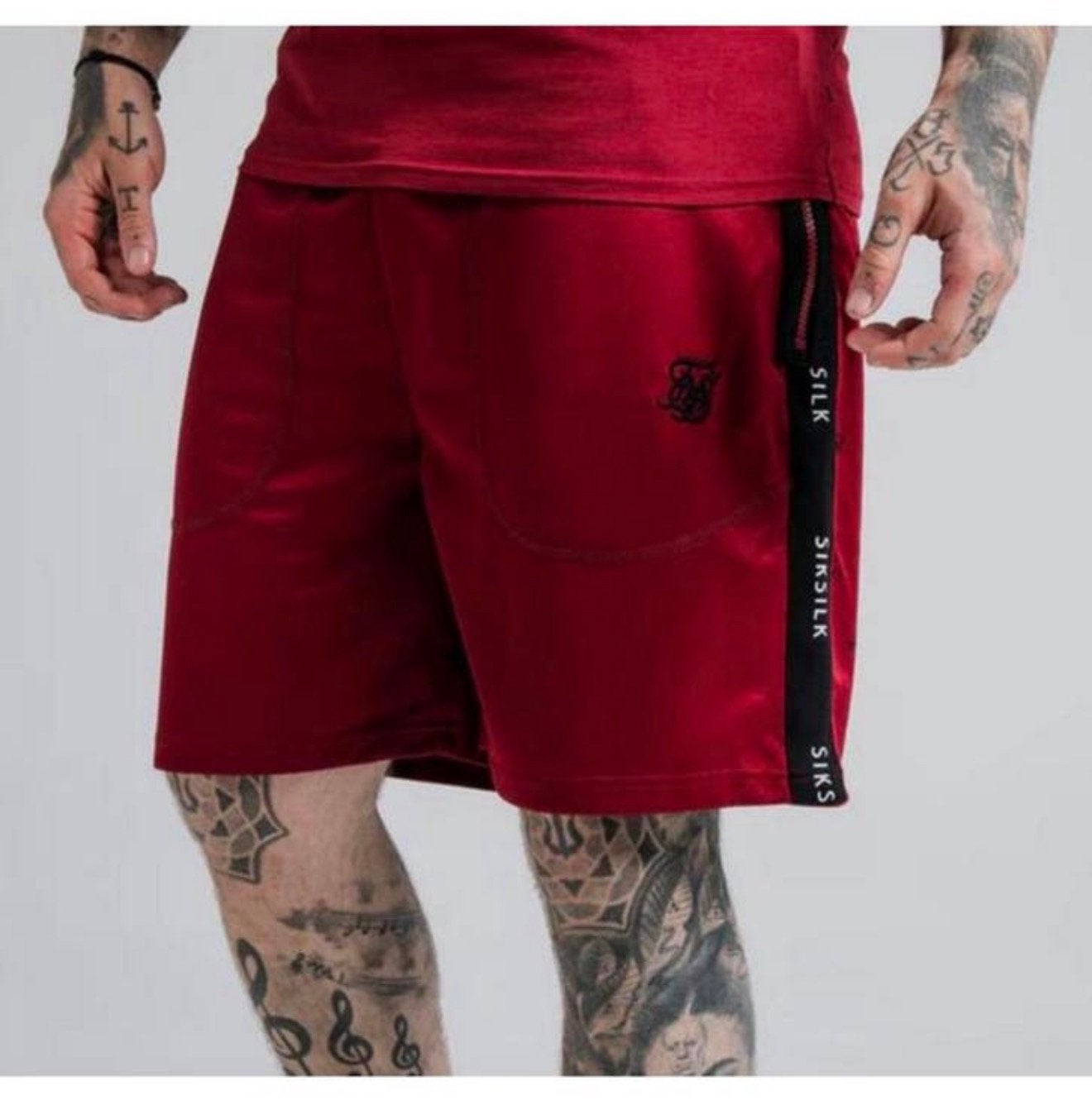 SikSilk Shadow Loose Fit Shorts – Deep Red & Black XS - S, Ophalen of Verzenden, Nieuw, Maat 46 (S) of kleiner, Rood