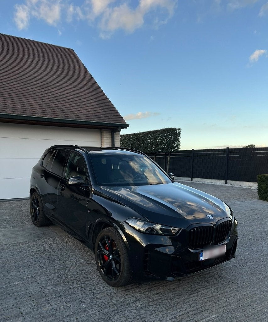 BMW X5 50e M SPORT/PANO/TREKHK/H&K/360CAM/CARBONE/REVÊTEMENT, Autos, Achat, Noir, 5 portes, 6 cylindres