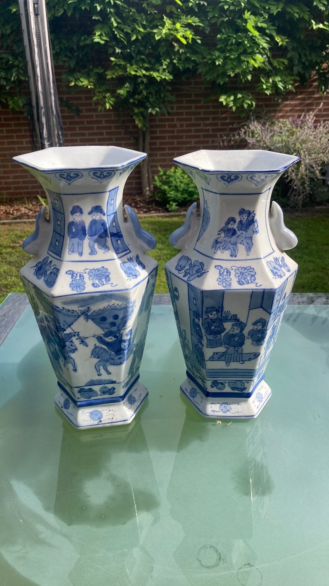 Twee zeshoekige vazen, Antiek en Kunst, Ophalen