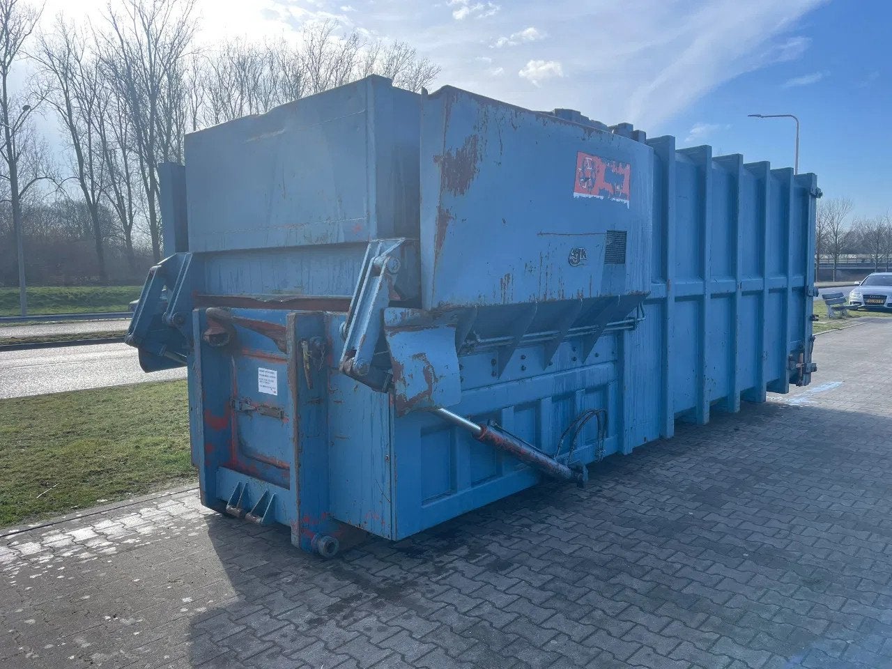 AJK 25m3 perscontainer, Articles professionnels